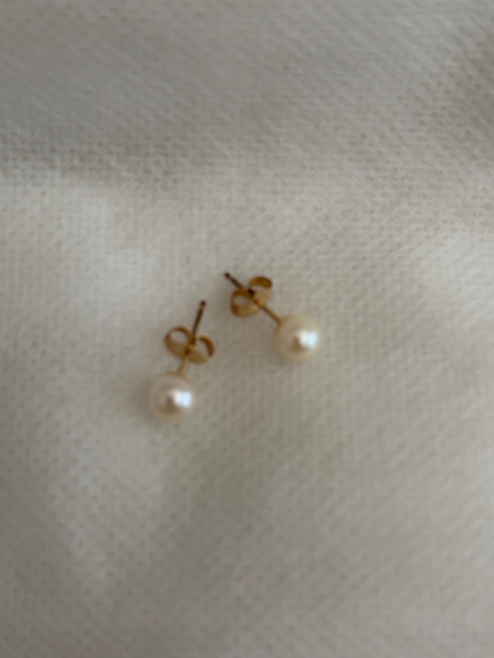 New Classic simple  Pearl Stud Earrings in Cream with Gold Posts
